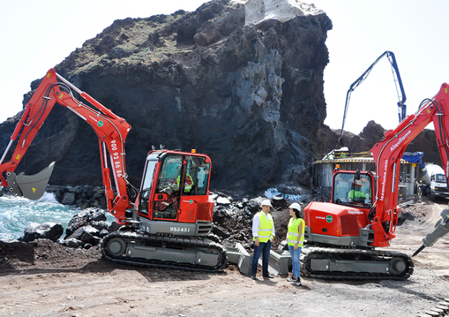 Foto LoxamHune suministra una amplia gama de maquinaria a largo plazo para las obras de construcción del Paseo Marítimo de Los Roques de Fasnia, en Tenerife.